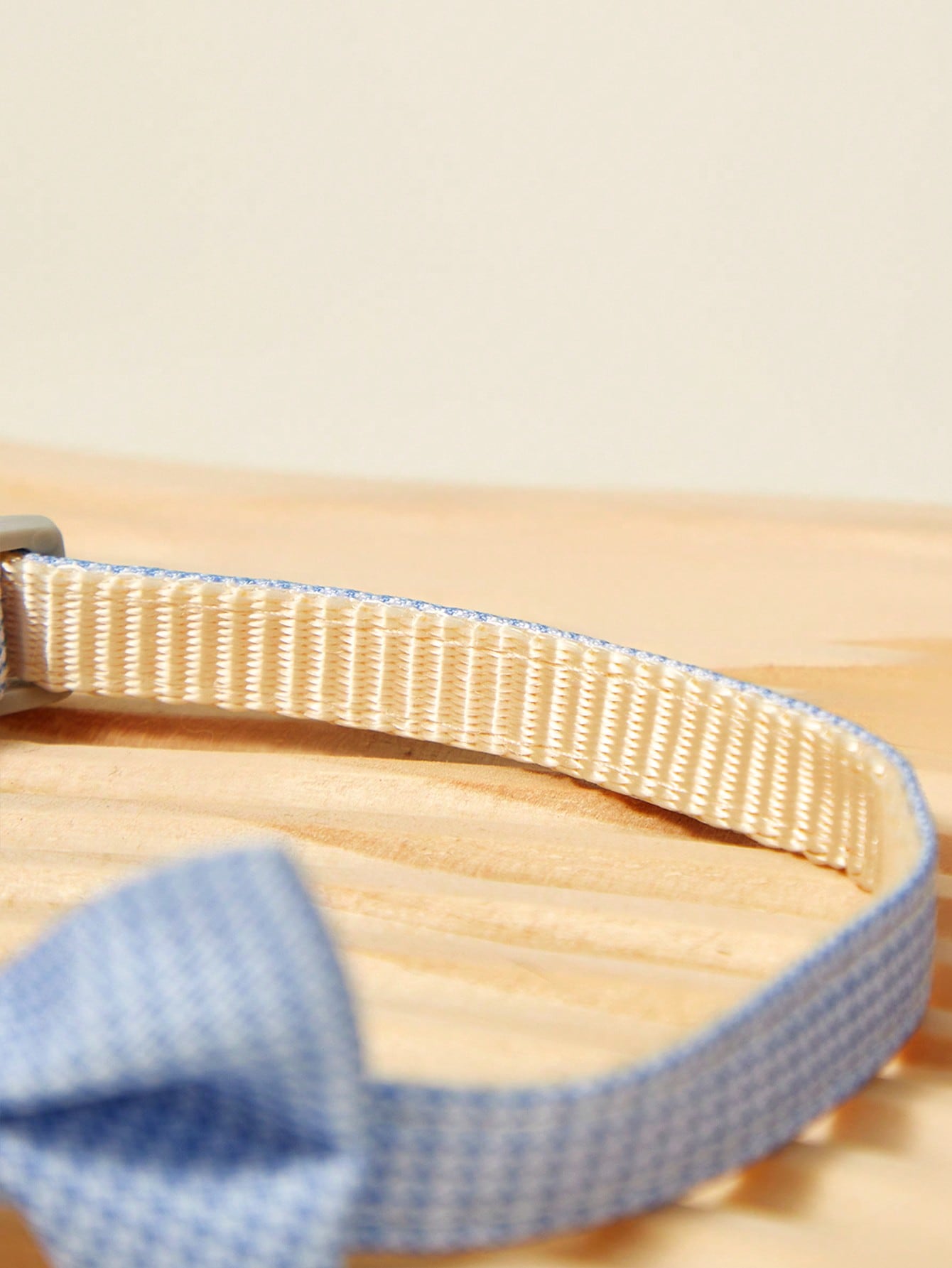 Blue plaid polyamide pet collar with bowknot and buckle closure for cats and dogs