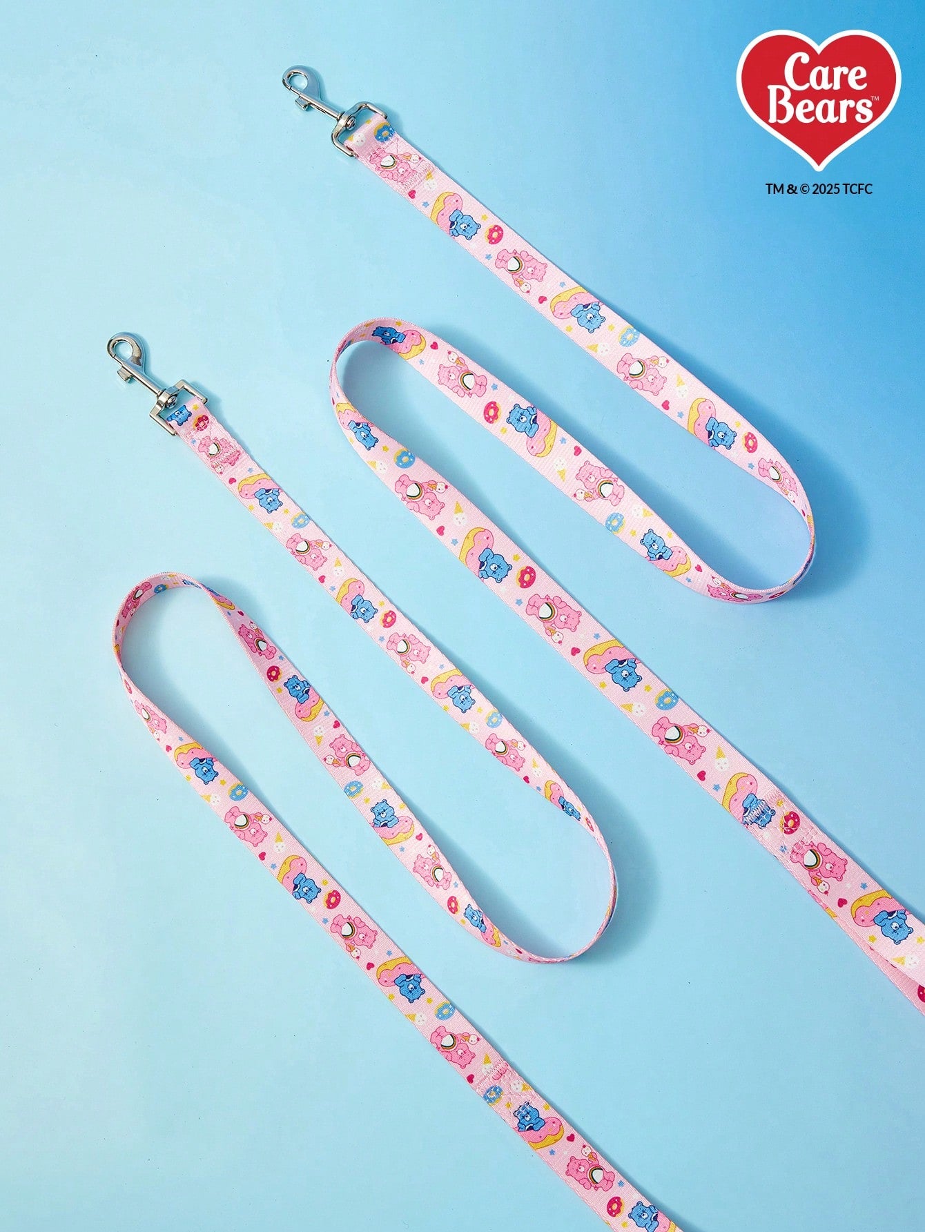 Baby blue polyamide pet leash with colorful heart-shaped bear print and comfortable grip for daily dog walking.