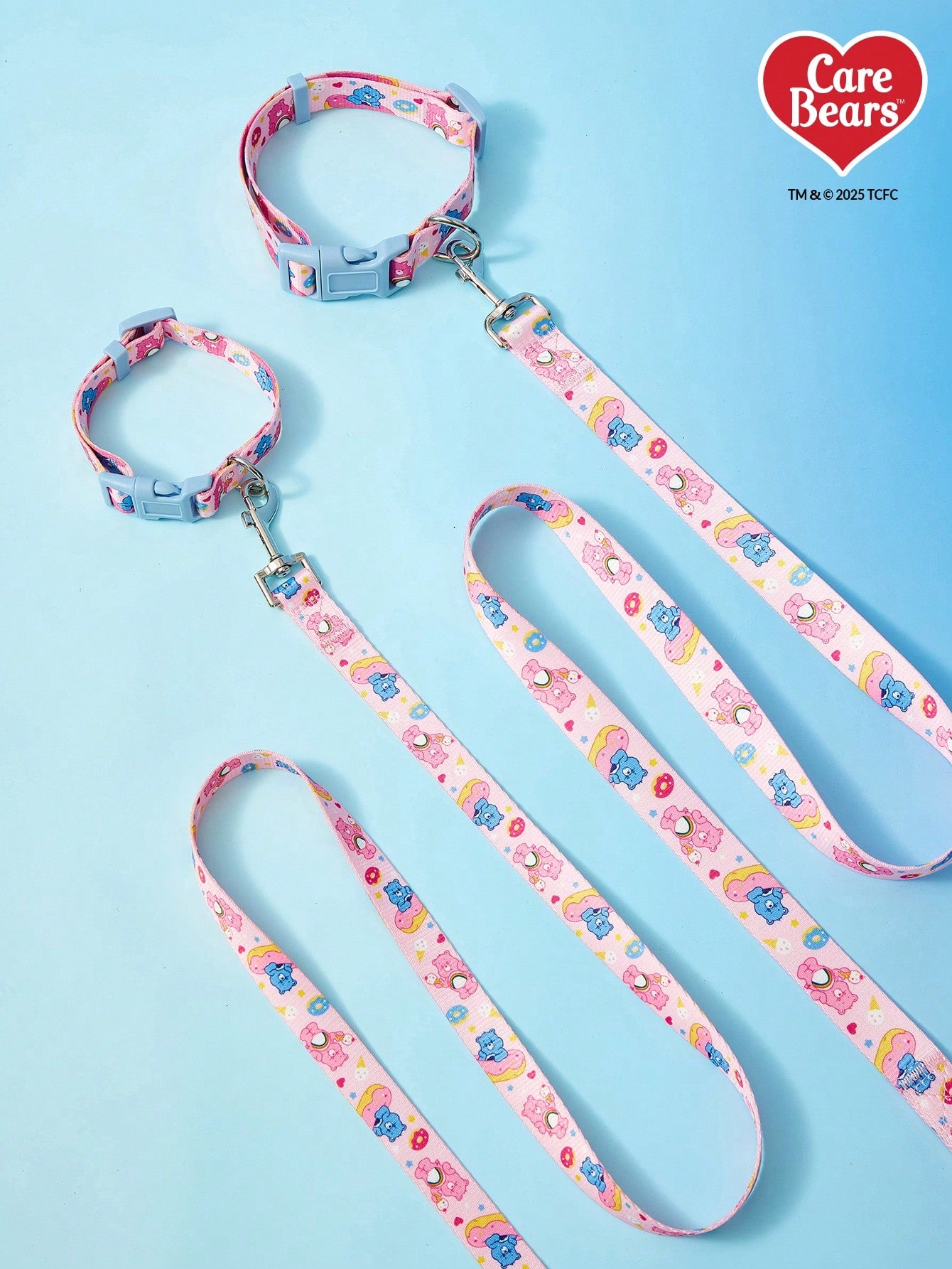 Baby blue polyamide pet leash with colorful heart-shaped bear print and comfortable grip for daily dog walking.