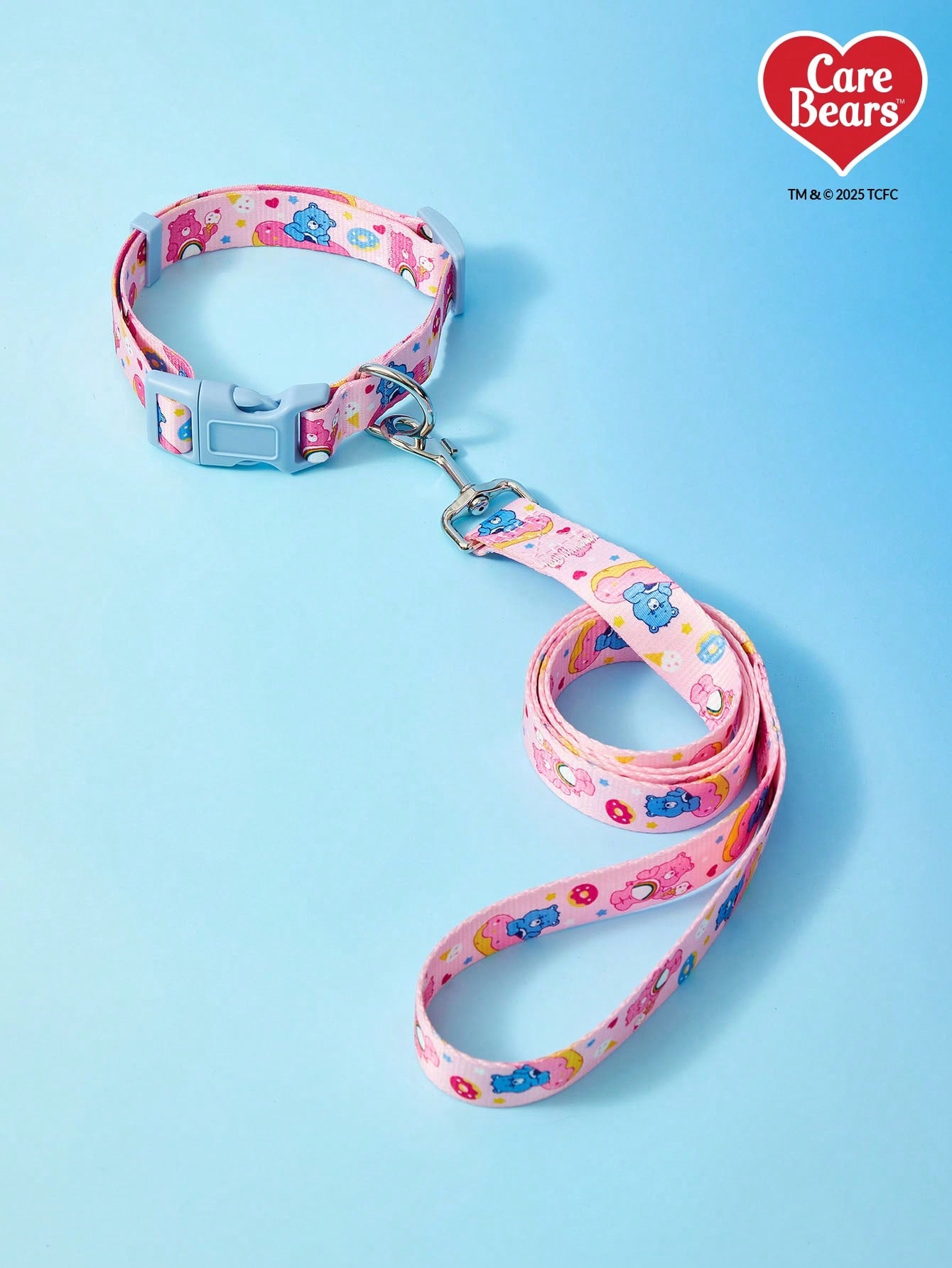 Baby blue polyamide pet leash with colorful heart-shaped bear print and comfortable grip for daily dog walking.