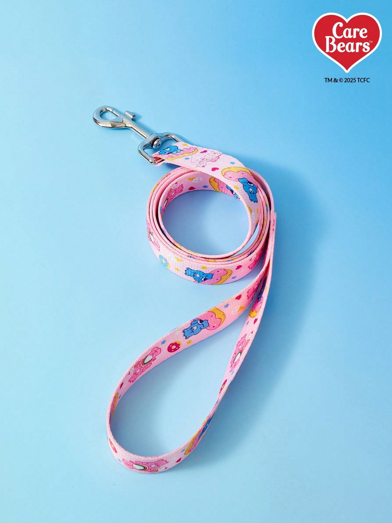 Baby blue polyamide pet leash with colorful heart-shaped bear print and comfortable grip for daily dog walking.
