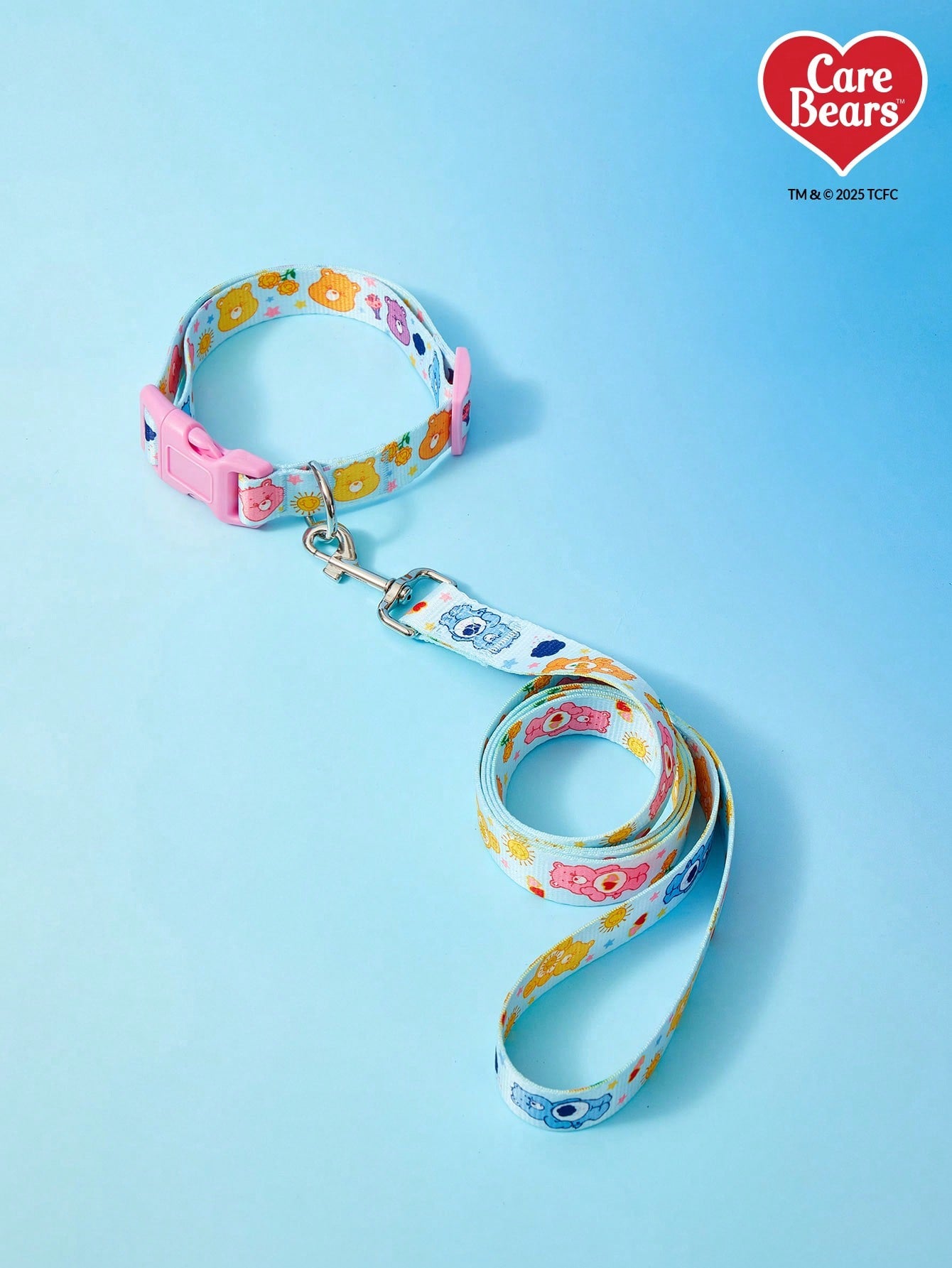 Baby blue polyamide dog leash with heart-shaped bear print for everyday pet walks