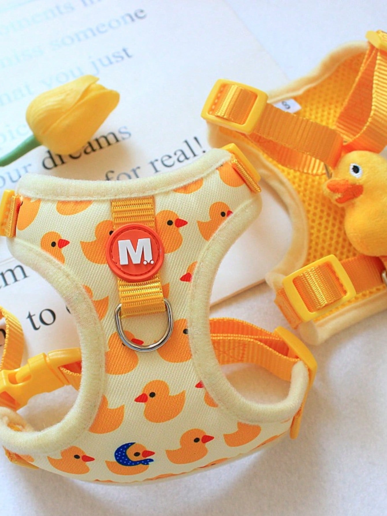Yellow cute duck cartoon pet harness and leash set made from polyamide for cats and dogs, suitable for decoration and going out