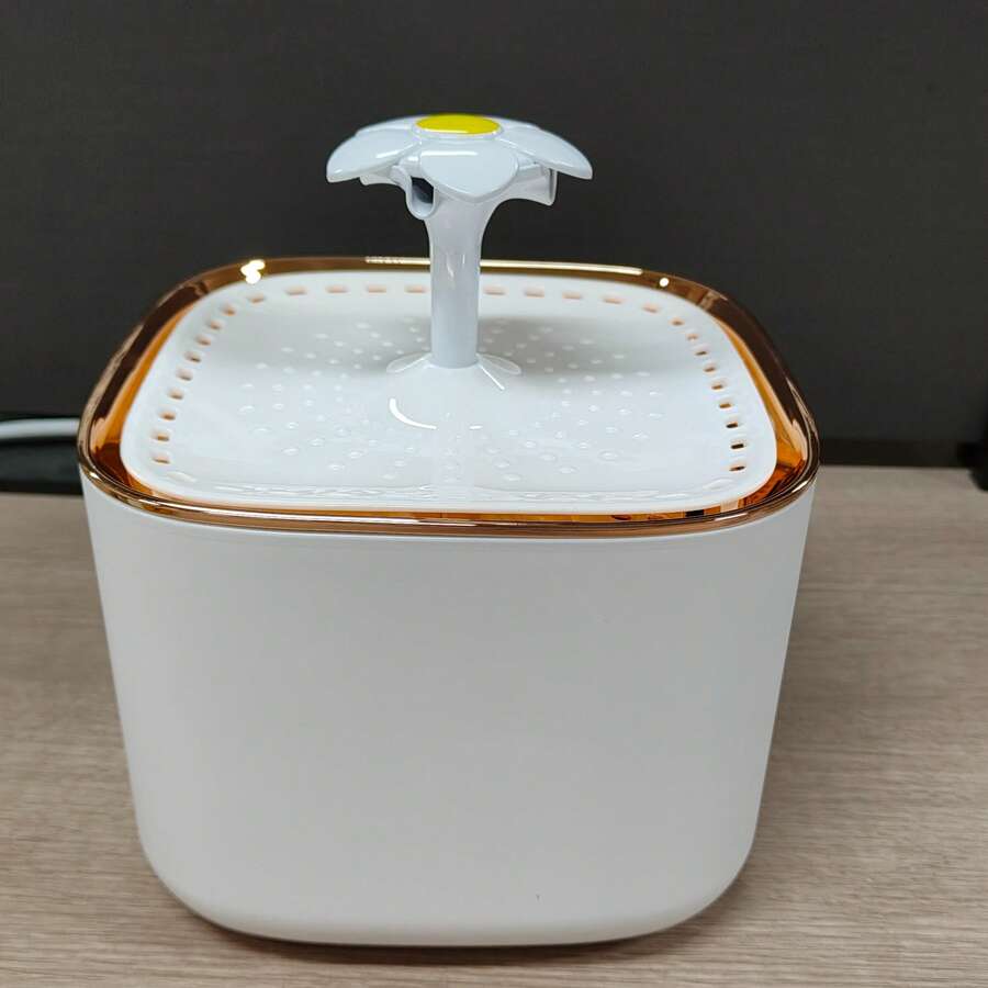 3L automatic pet water fountain in multicolor PP material with USB power cable for cats and dogs