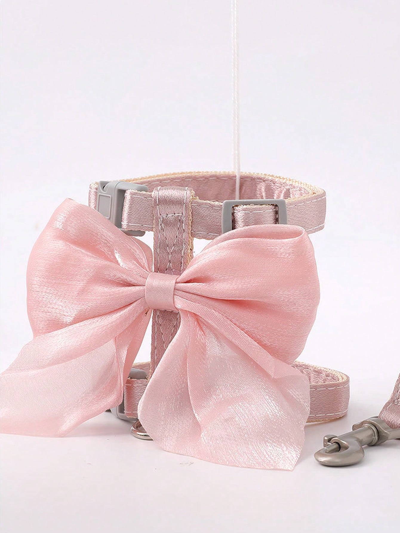 2-piece X-shape polyester pet leash and harness set with angel wing chest strap decor for cats and small to medium dogs