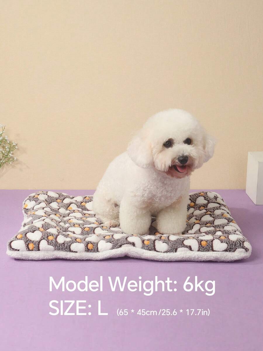 Multicolor thick pet bed pad made of 100% polyester fiber, suitable for small and medium cats and dogs.