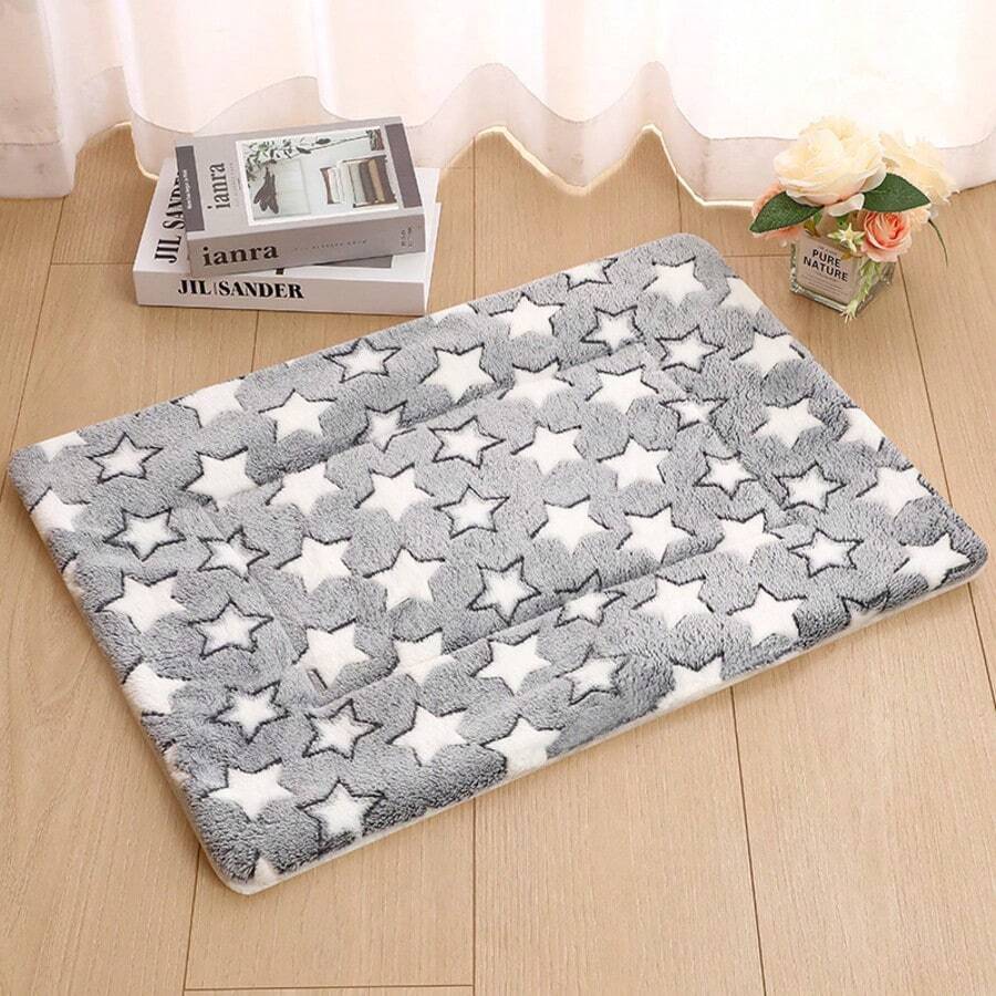Double-sided soft pet blanket and sleeping pad featuring a colorblock geometric pattern for dogs and cats.