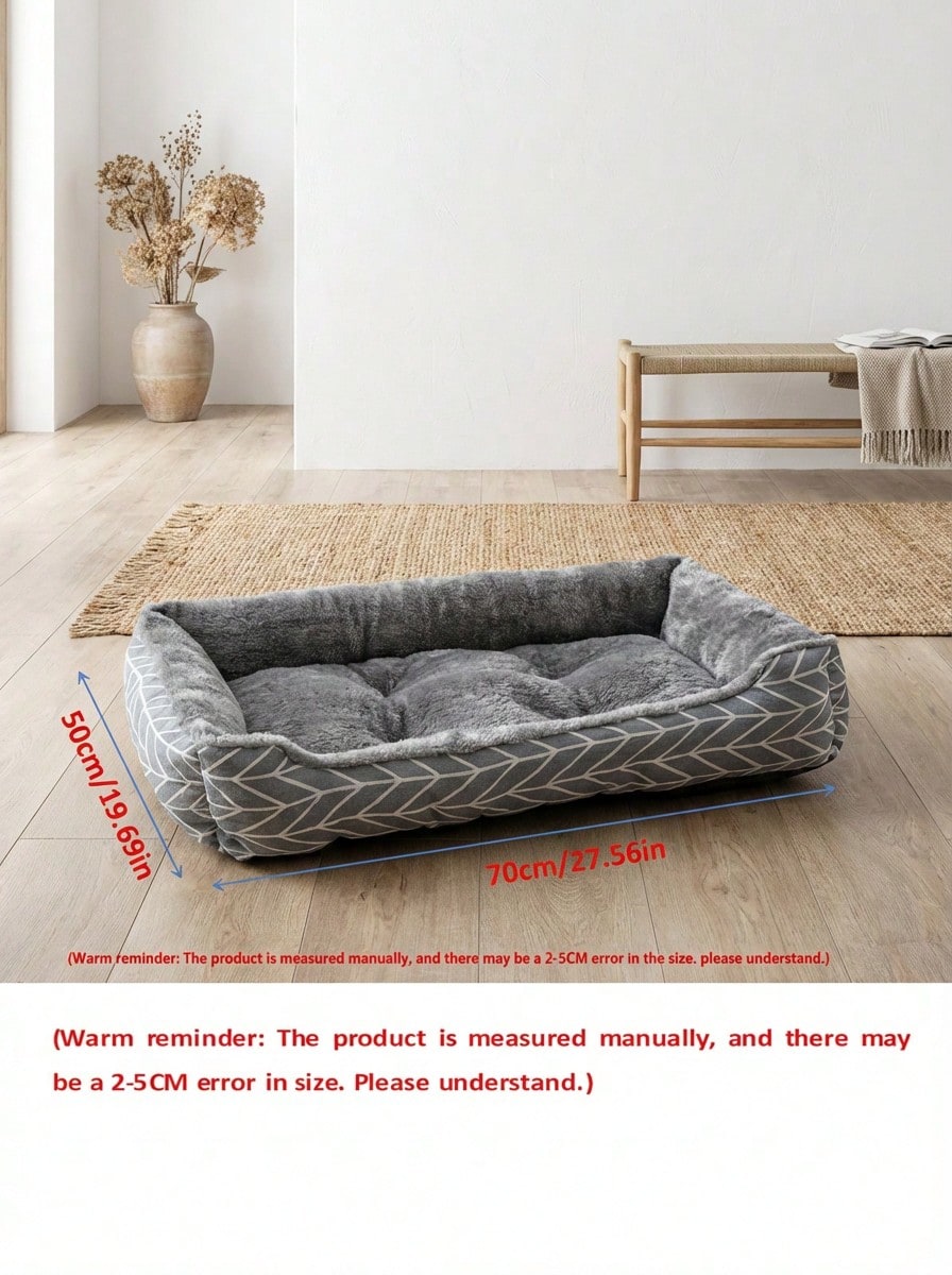 Multicolor plush pet bed made of 100% polyester with polypropylene fiber filling, suitable for dogs and cats.