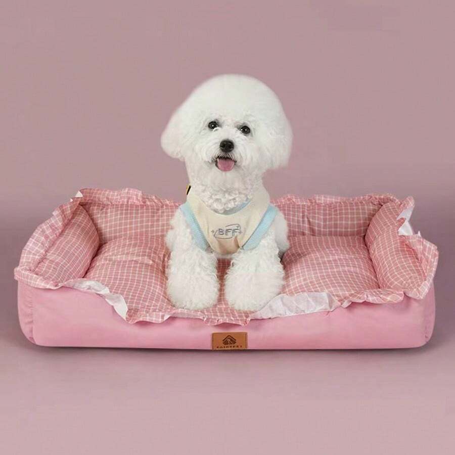 Plaid trimmed soft cooling pet bed mat for cats and dogs made of 100% polyester