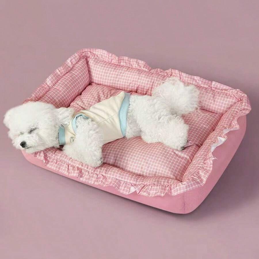 Plaid trimmed soft cooling pet bed mat for cats and dogs made of 100% polyester