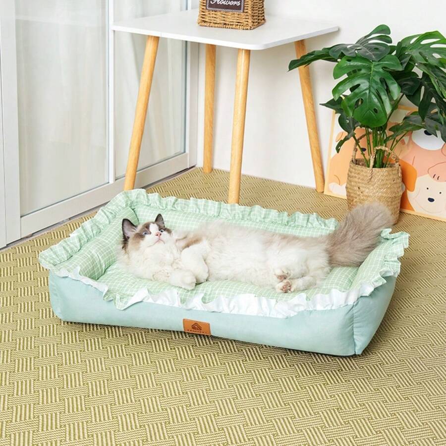 Plaid trimmed soft cooling pet bed mat for cats and dogs made of 100% polyester