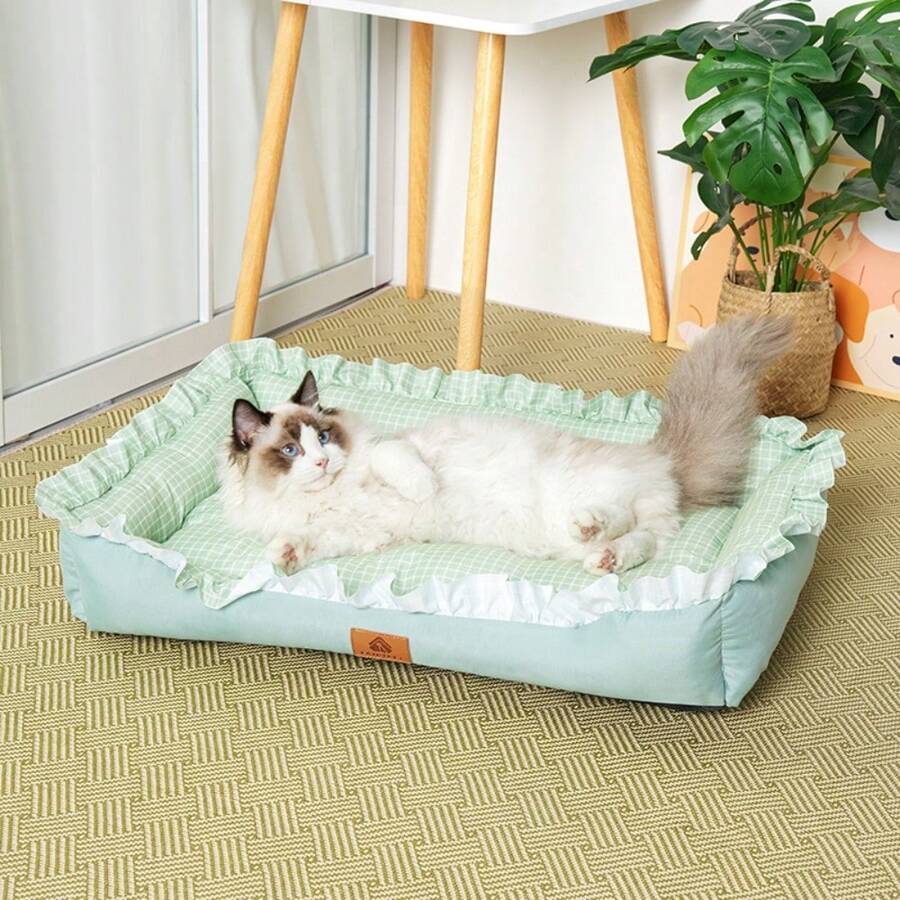 Plaid trimmed soft cooling pet bed mat for cats and dogs made of 100% polyester