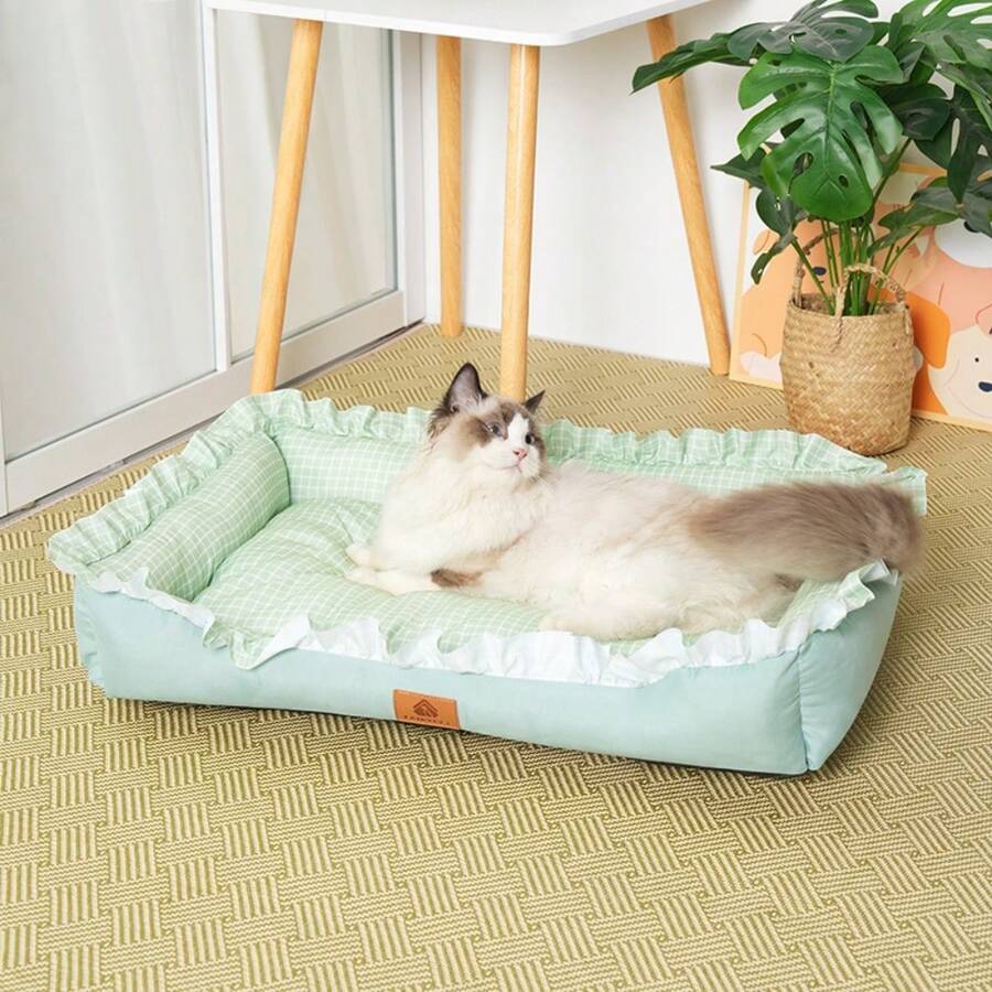 Plaid trimmed soft cooling pet bed mat for cats and dogs made of 100% polyester