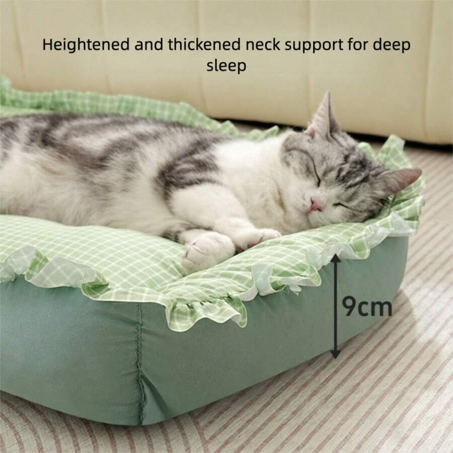 Plaid trimmed soft cooling pet bed mat for cats and dogs made of 100% polyester
