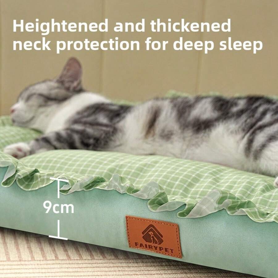Plaid trimmed soft cooling pet bed mat for cats and dogs made of 100% polyester
