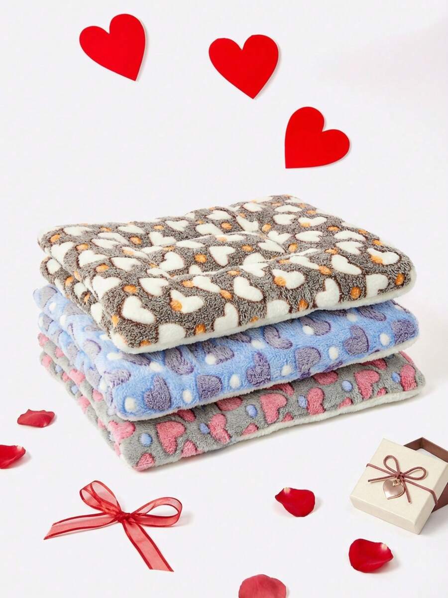 Multicolor thick pet bed pad made of 100% polyester fiber, suitable for small and medium cats and dogs.
