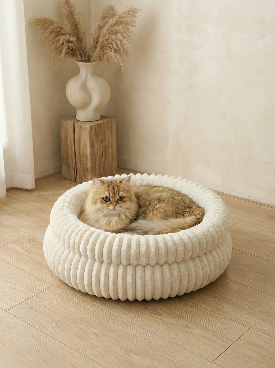 White cozy cat nest and soft breathable cat sleeping basket made of polyester fabric