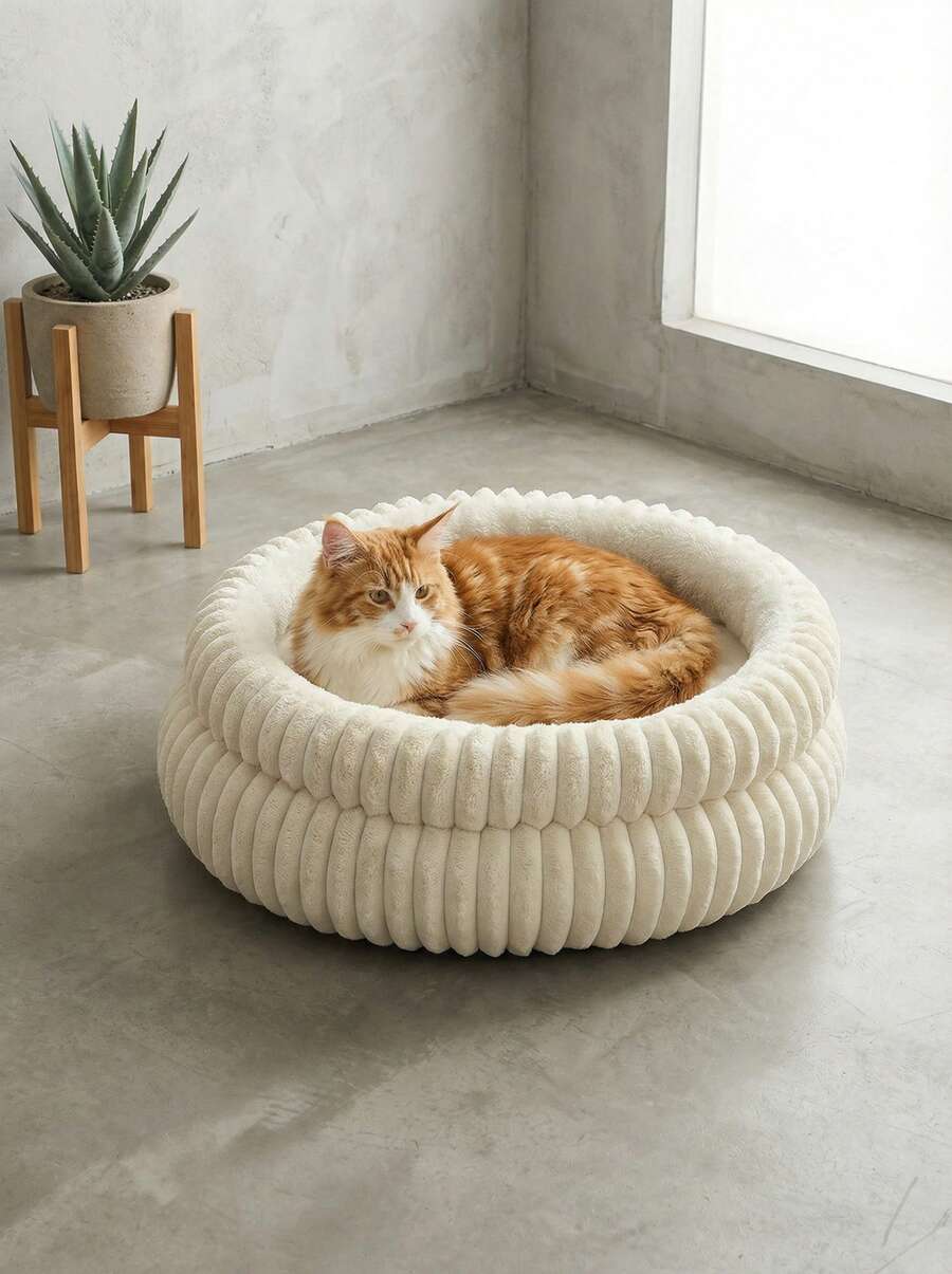 White cozy cat nest and soft breathable cat sleeping basket made of polyester fabric