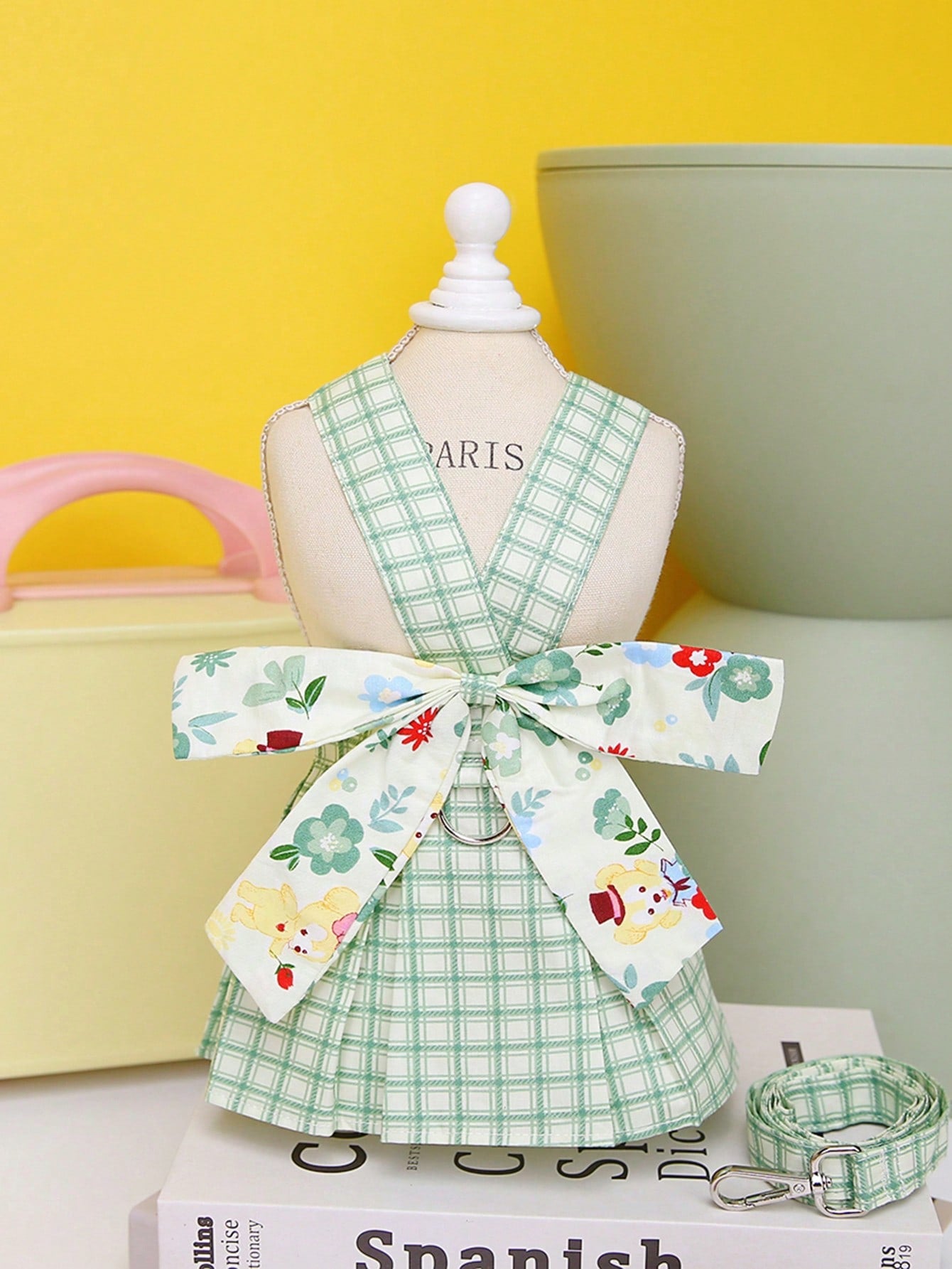 Pet harness skirt set with leash for cats and dogs, featuring a chest and back strap design with sweet princess skirt styling for walking.
