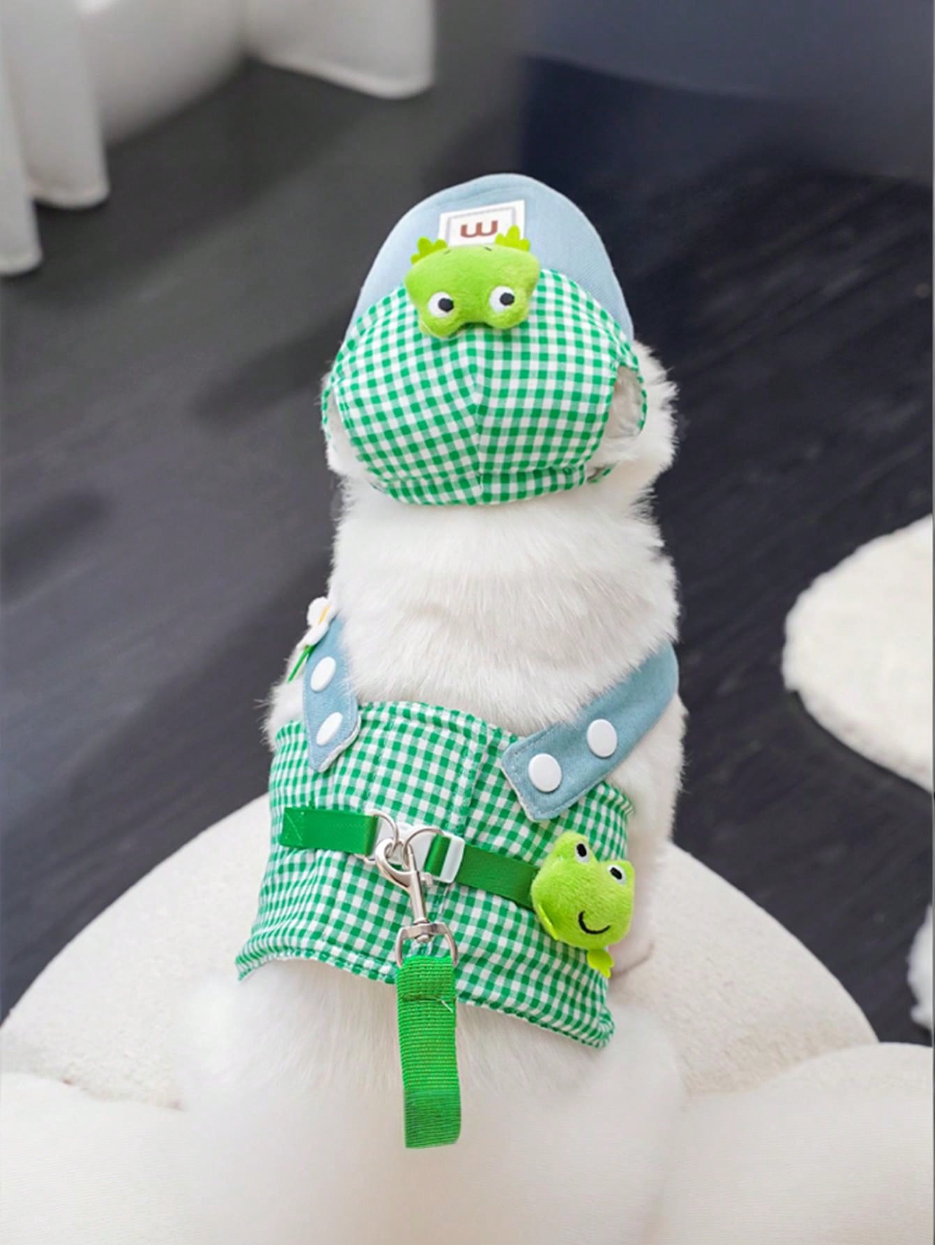 Multicolor polyester pet harness and leash set with cute frog pattern for cats and dogs, designed for outdoor walks, travel, hiking, and daily wear.