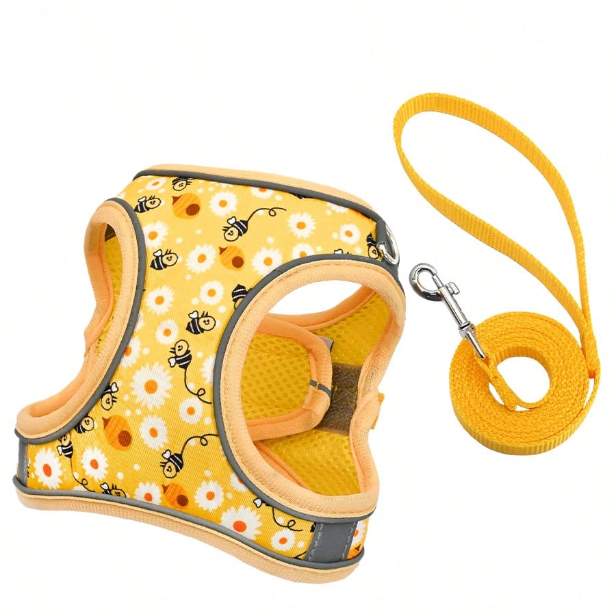 Dog Harness And Leash Set Features A Breathable Honeycomb Mesh Design To Prevent Overheating And Sweating. Reflective Strips Enhance Safety During Nighttime Walks, And The Anti-Escape Design, Combined With Cute Prints, Perfect Choice For Daily Walks With