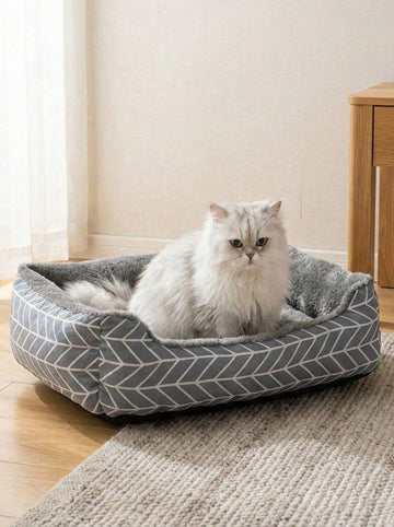Multicolor plush pet bed made of 100% polyester with polypropylene fiber filling, suitable for dogs and cats.