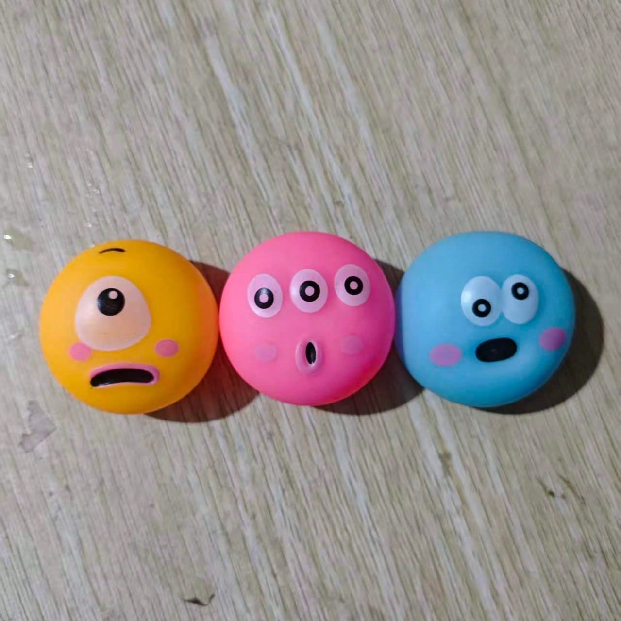 1/3pcs Dog Squeaky Toys, Cute Big Eye Design, Durable Rubber Material, Chew Toy For Teeth Cleaning, With Funny Squeaky Sound, Suitable For Interactive Training