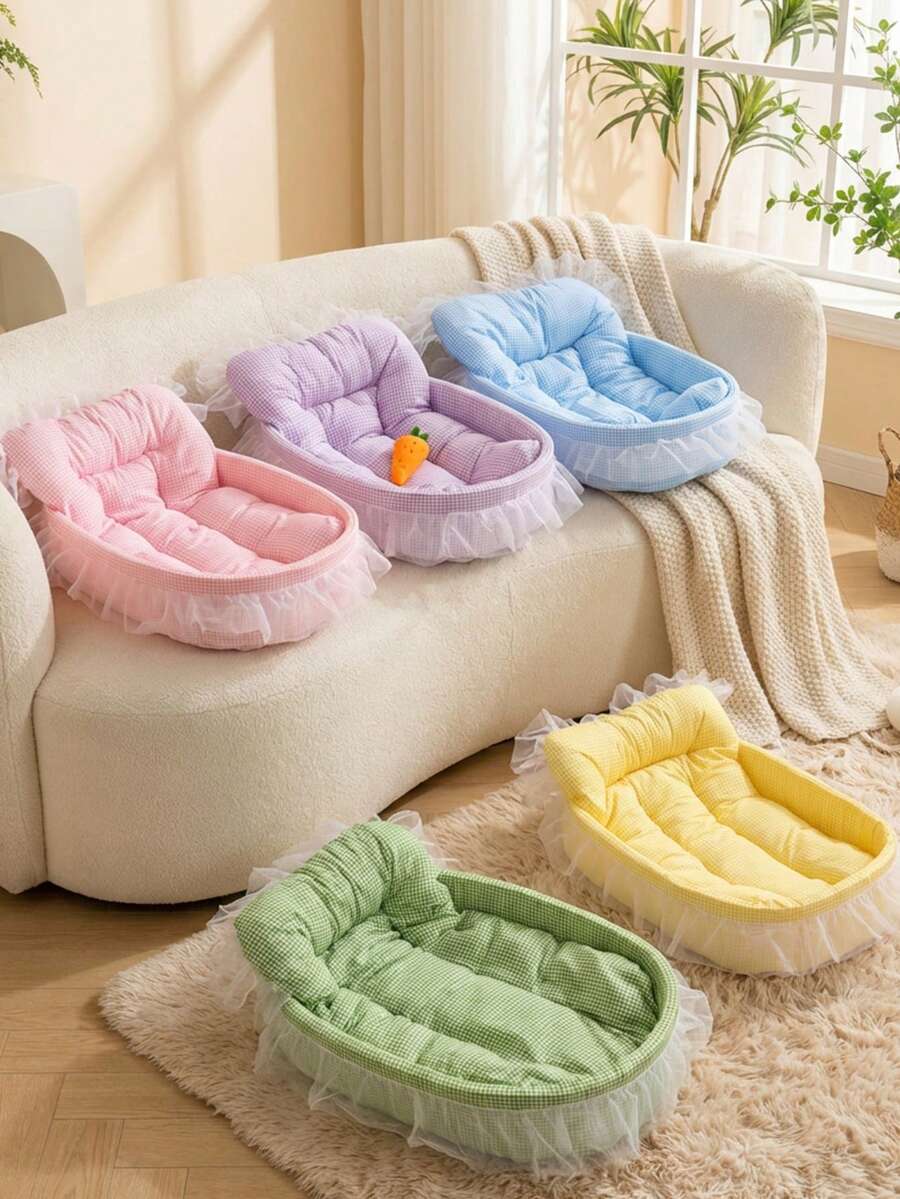 Multicolor four seasons pet bed with 100% polyester fabric and padding for cats and small dogs up to 6kg.