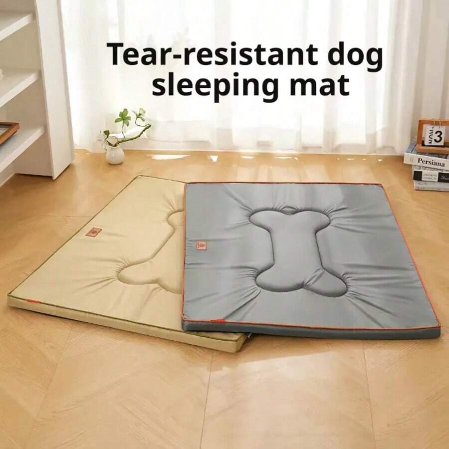 Grey waterproof pet mat made of scratch-resistant polyester fabric for all-season pet comfort.
