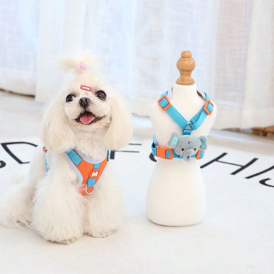 Adjustable nylon pet leash and vest-style harness set with cartoon duck design for cats and small dogs, suitable for outdoor walks or decorative use