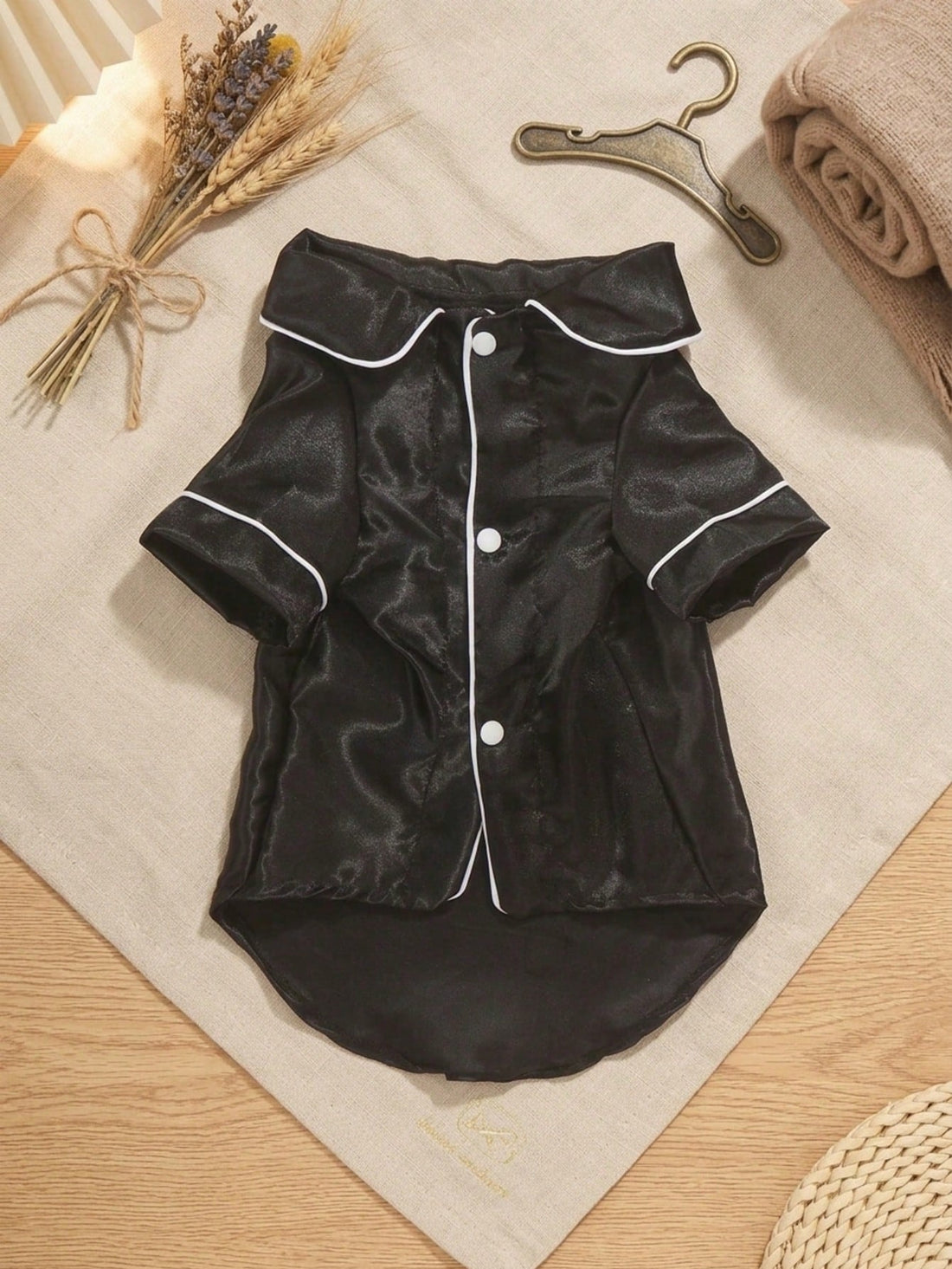 A Simple And Casual High-End Style Suitable For Small Dog Breeds Such As Teddy Bears To Wear All Year Round. It Is Non Elastic, Lightweight, Breathable, Comfortable, And Soft. European And American Hot Selling Cats And Dogs Can Wear Pet Home Clothes (The