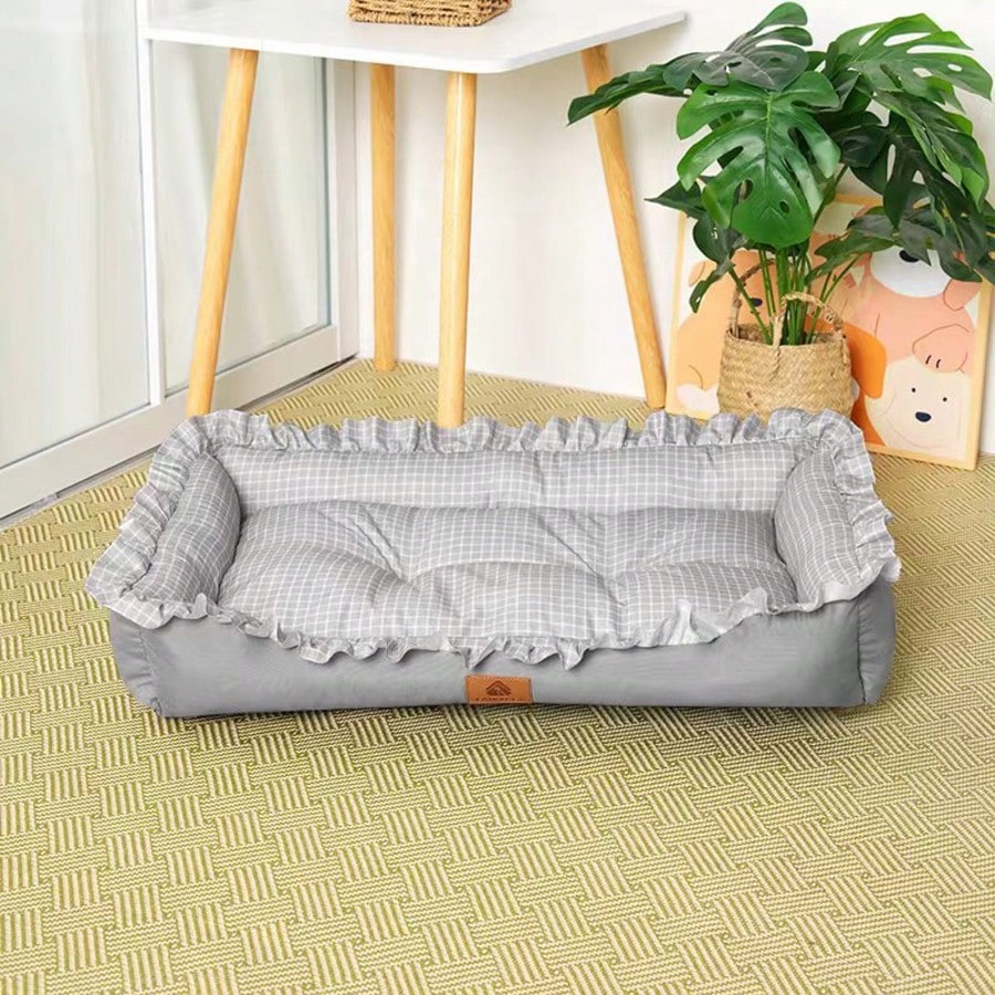 Soft purple plaid colorblock pet sleeping mat cushion for cats and dogs.