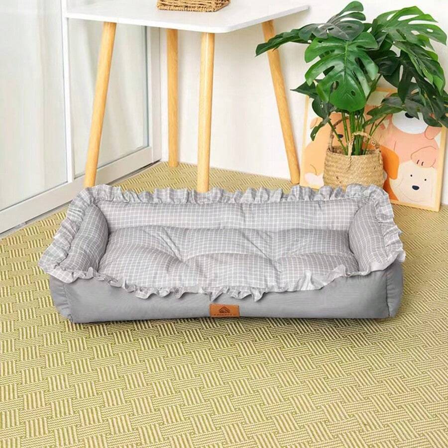 Soft purple plaid colorblock pet sleeping mat cushion for cats and dogs.