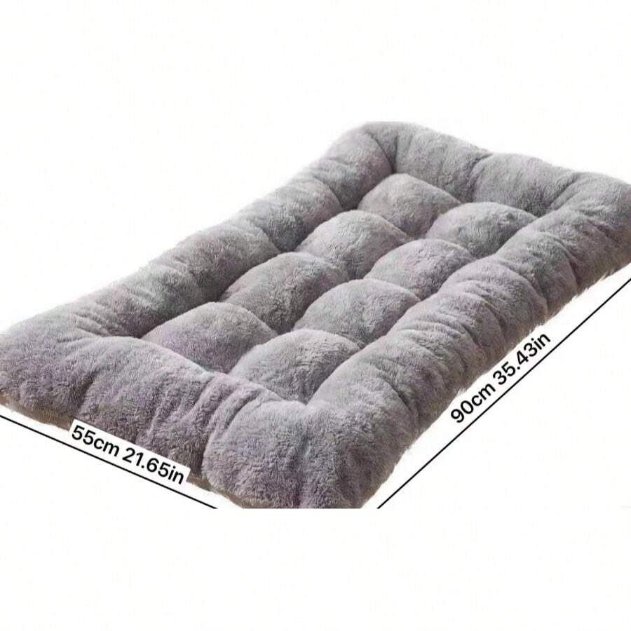 Grey XL dog sleeping pad made of polyester with a non-slip bottom and washable cover.