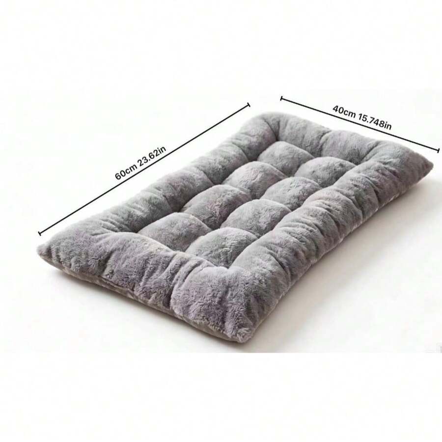 Grey XL dog sleeping pad made of polyester with a non-slip bottom and washable cover.
