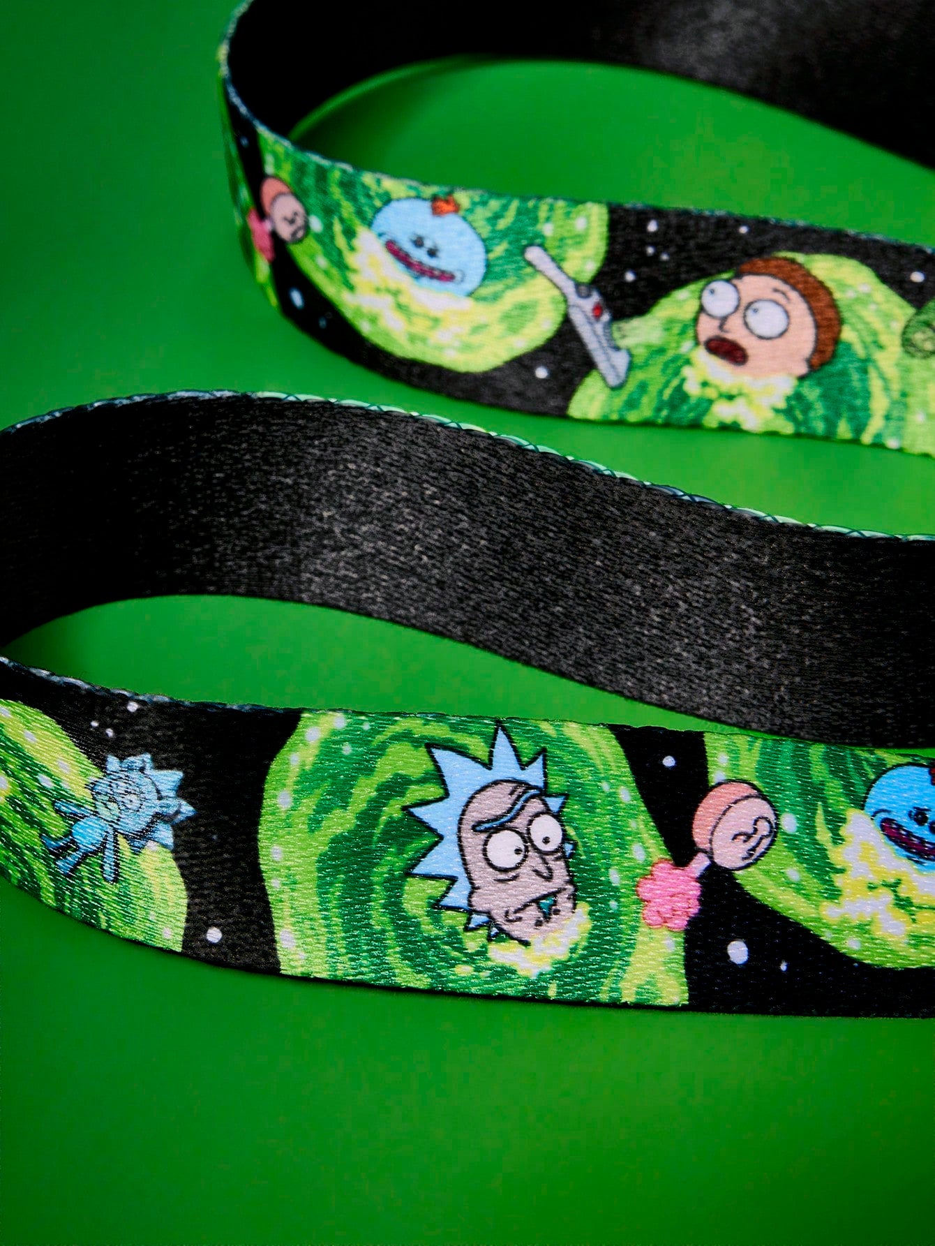 Multicolor cartoon pattern pet collar and leash set with adjustable polyester straps and portable storage bag for cats and dogs