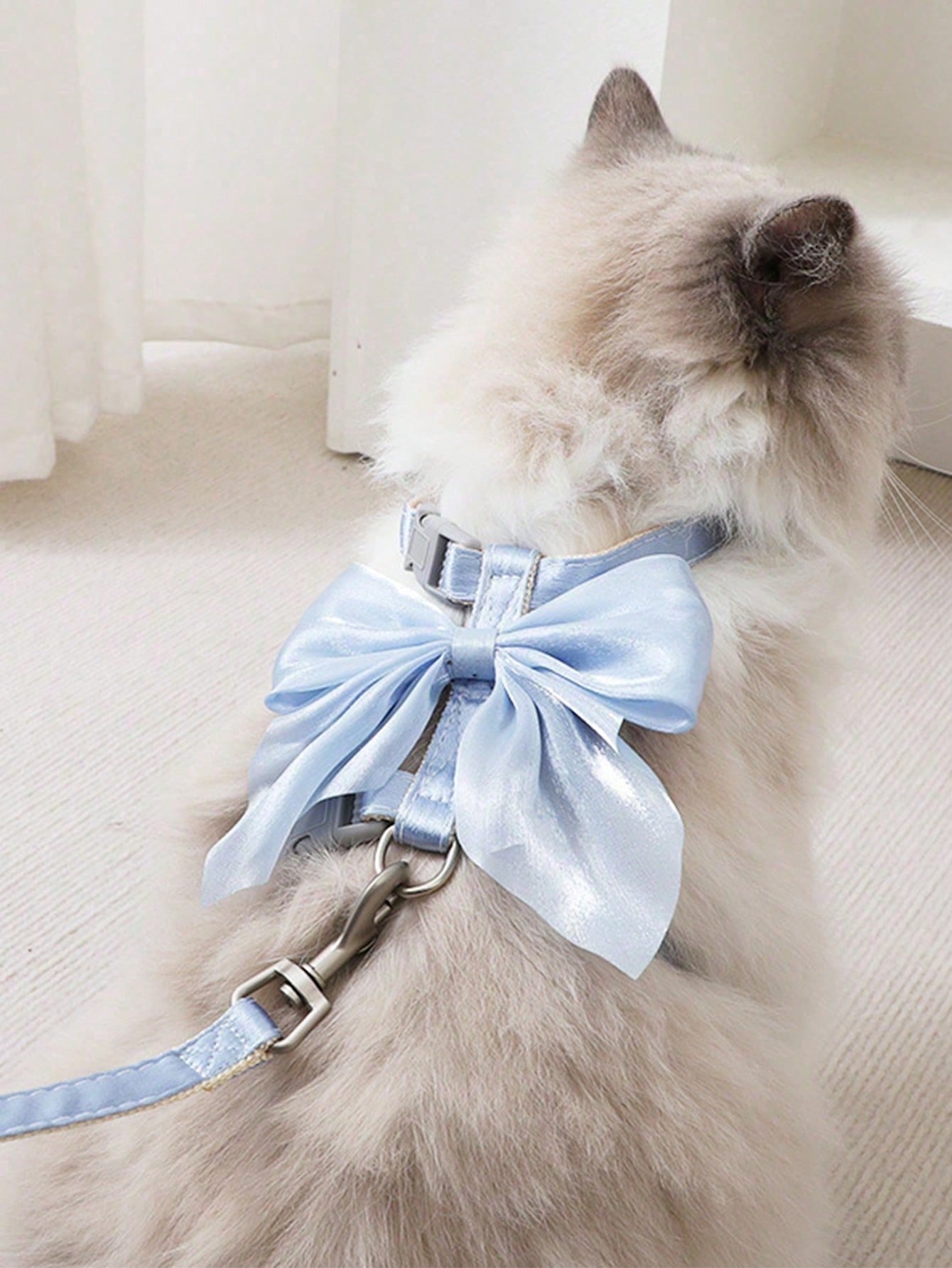 Multicolor Christmas pattern cat harness and leash set with breathable vest-style polyester harness for walking cats or dogs