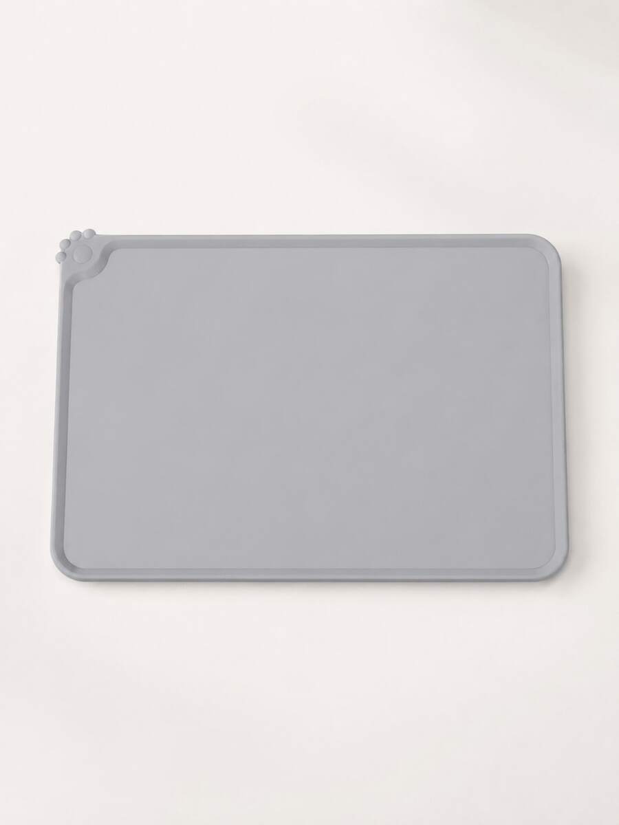 Multicolor waterproof silicone pet feeding mat designed for cats and dogs, featuring a plain non-slip surface to prevent food and water spills.
