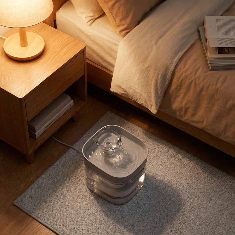1.8L automatic circulating pet water fountain dispenser with USB power connection for cats and dogs