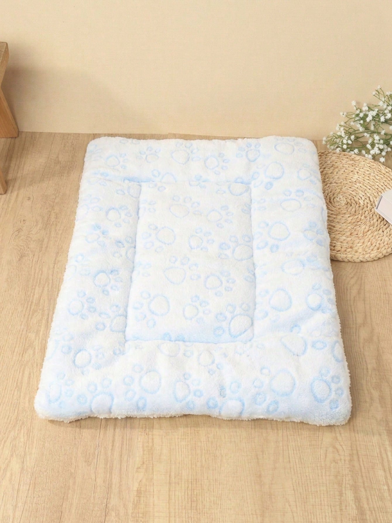 Thickened grey pet bed mat with pink star pattern designed for small and medium cats and dogs